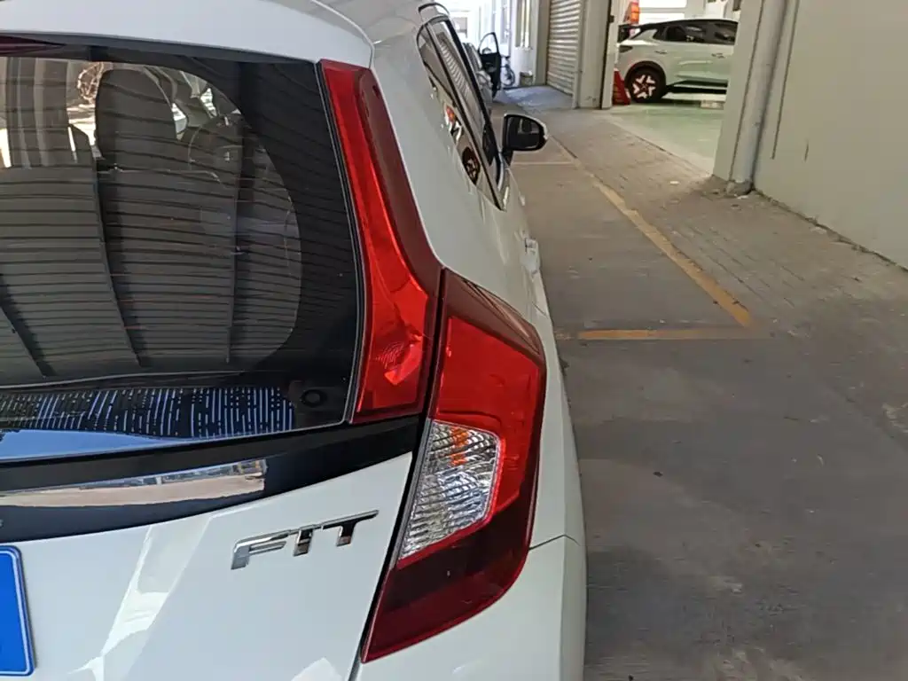 Honda Fit 2018 — фото 8