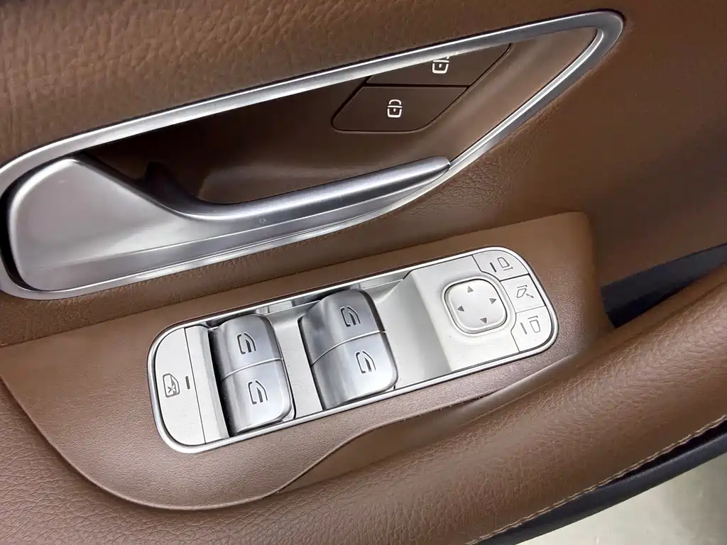 Mercedes-Benz GLS 2024 — фото 18