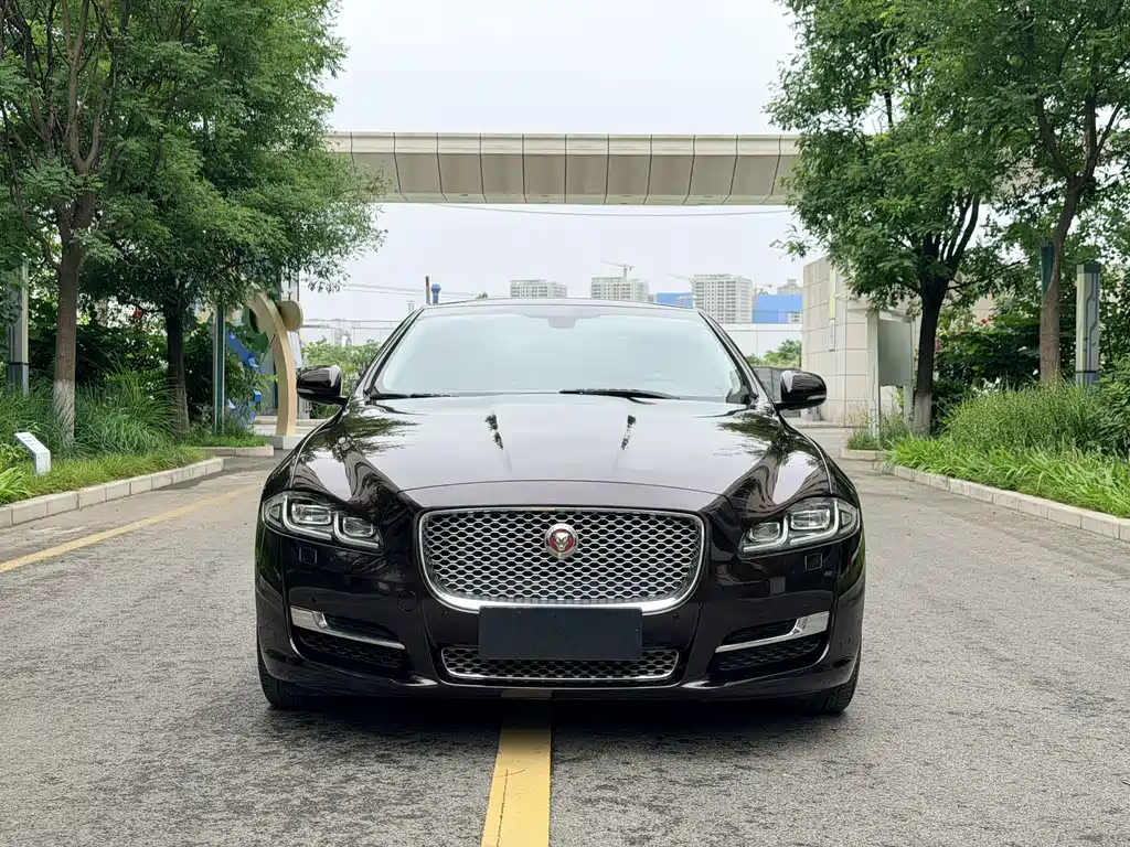 Jaguar XJ 2016 — фото 2