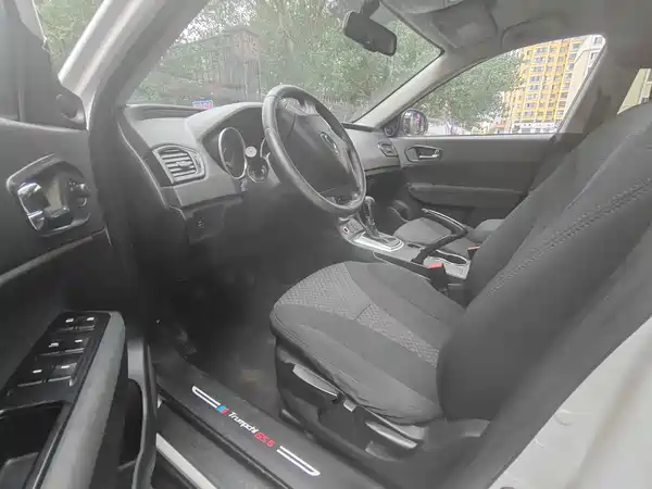 GAC Trumpchi GS5 2012