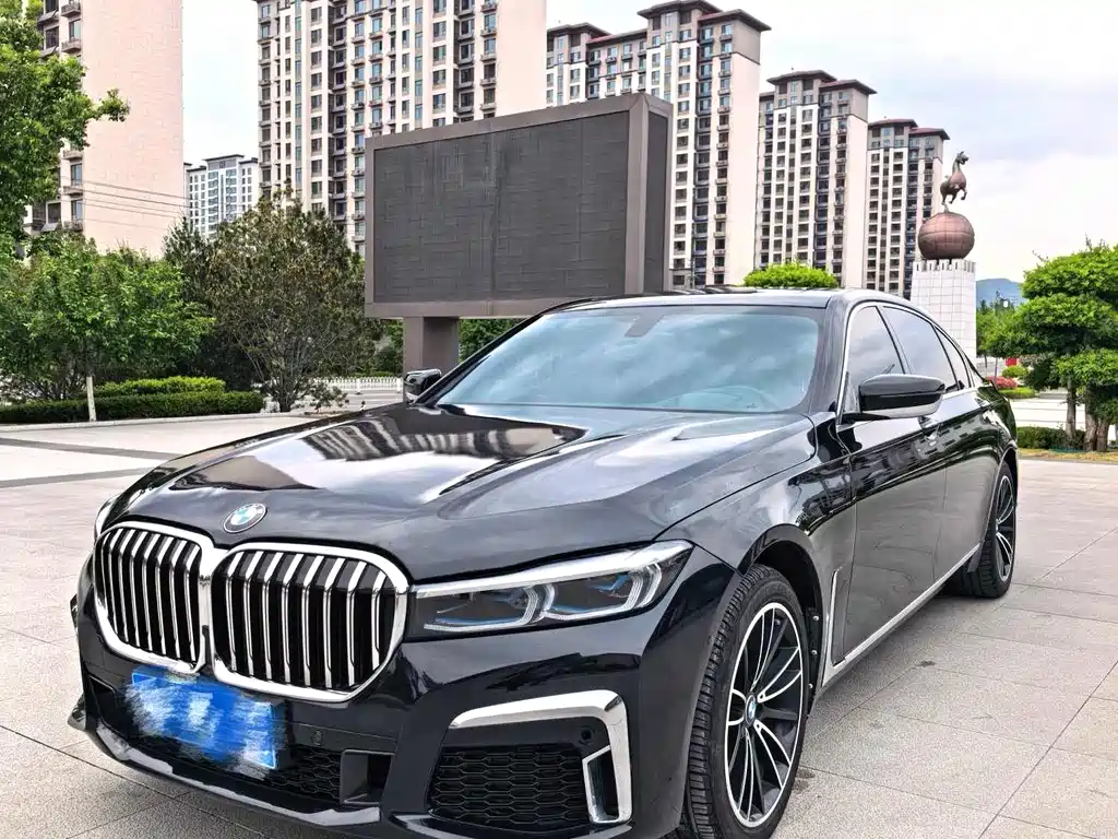 BMW 7 Series 2015 — фото 1