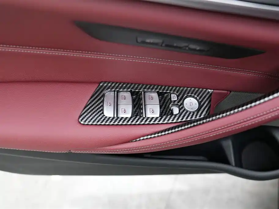 BMW 5 Series 2023 — фото 16
