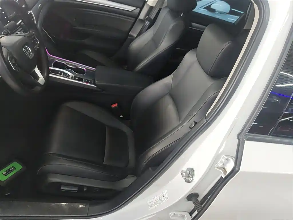 Honda Accord 2022 — фото 11