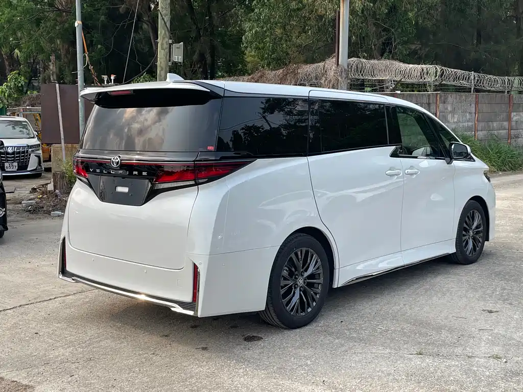 Toyota Vellfire 2025 — фото 6