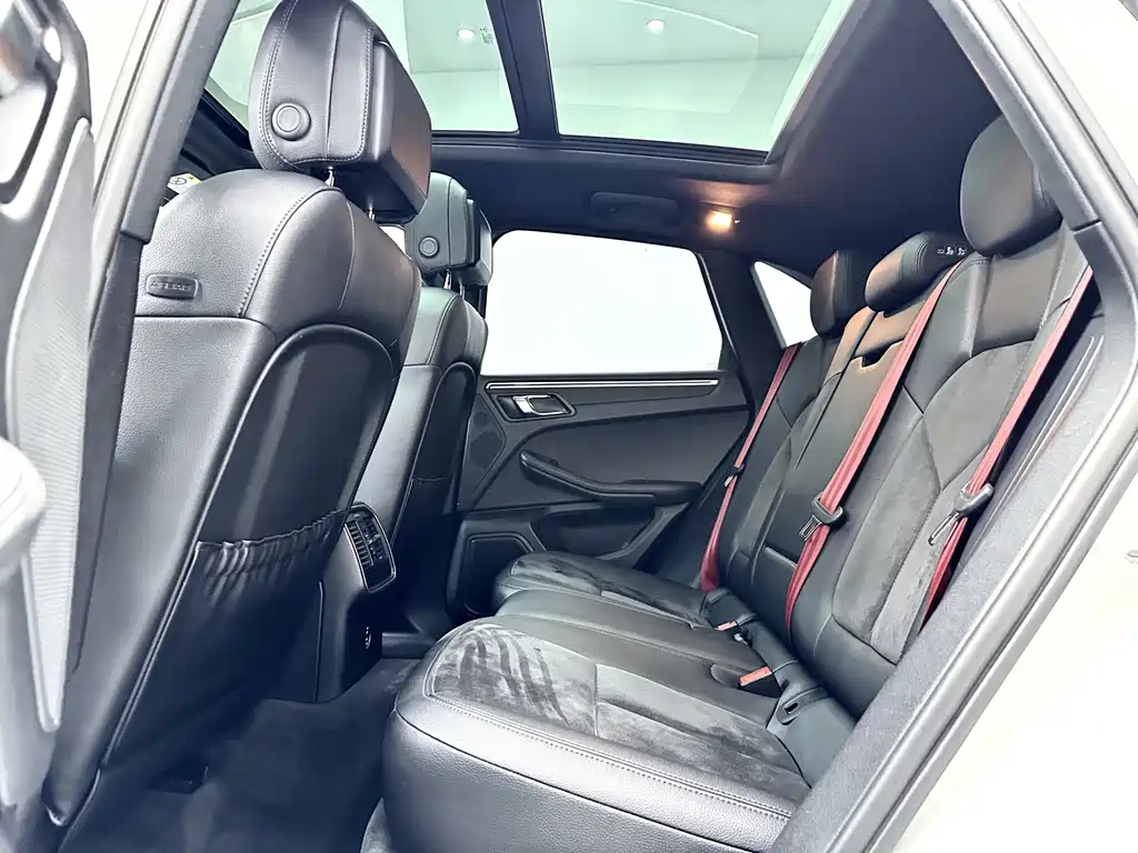 Porsche Macan 2021 — фото 10