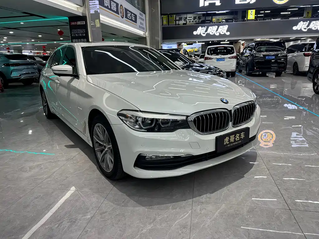 BMW 5 Series 2018 — фото 3