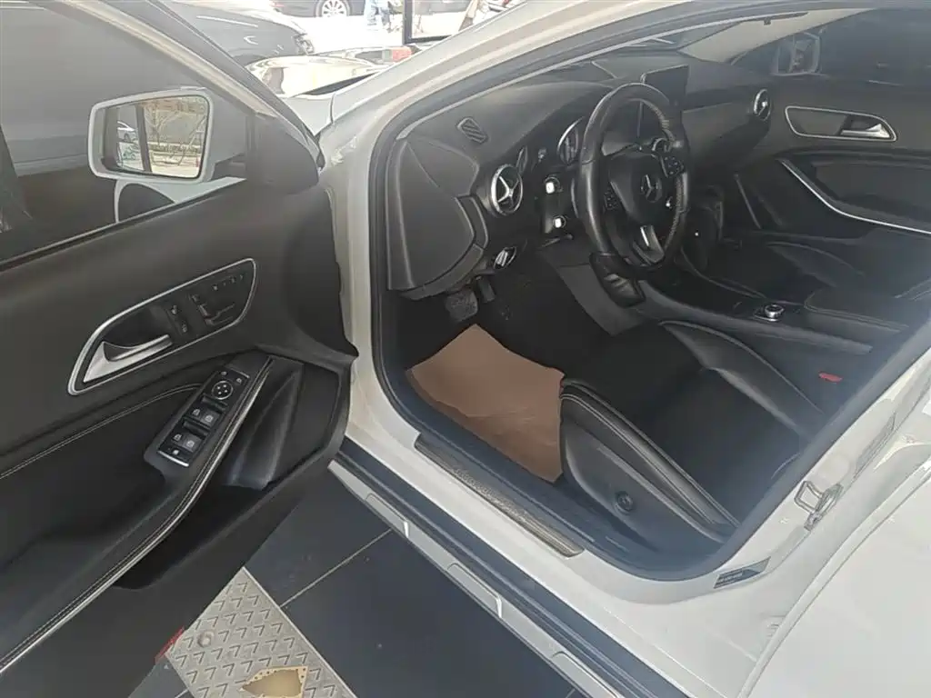 Mercedes-Benz GLA 2016 — фото 16