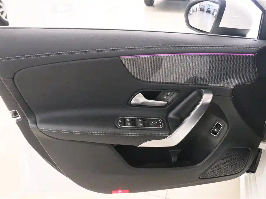 Mercedes-Benz A-Class 2021 — фото 11