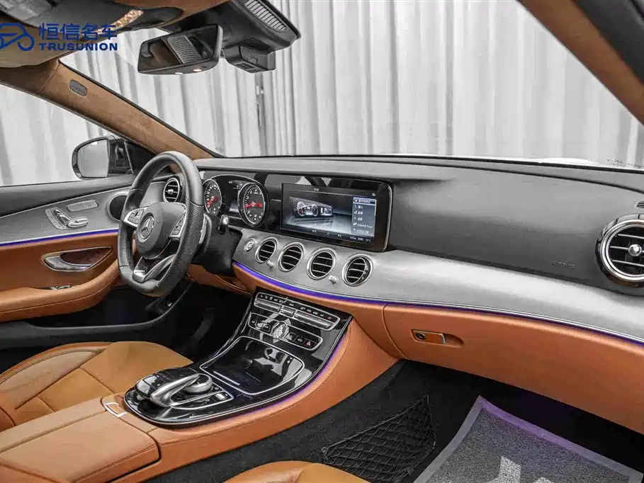 Mercedes-Benz E-Class 2017 — фото 14