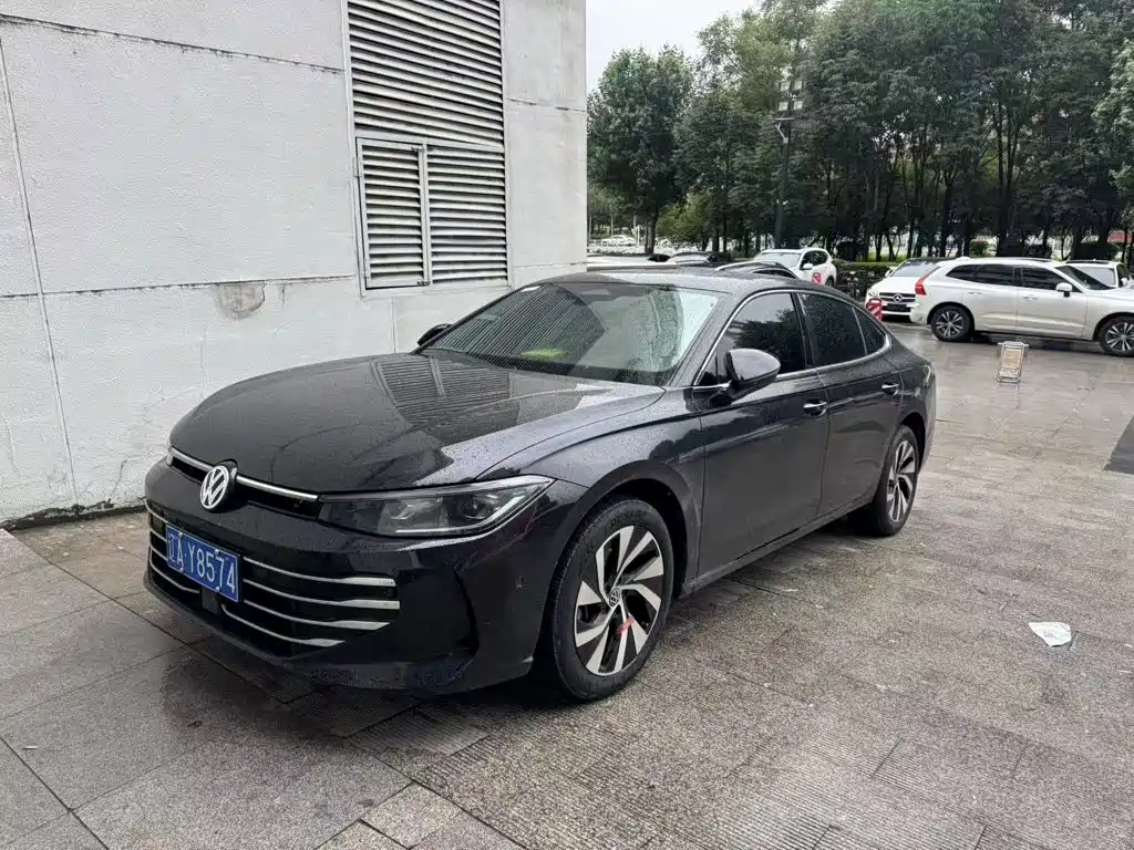 Volkswagen Passat 2025