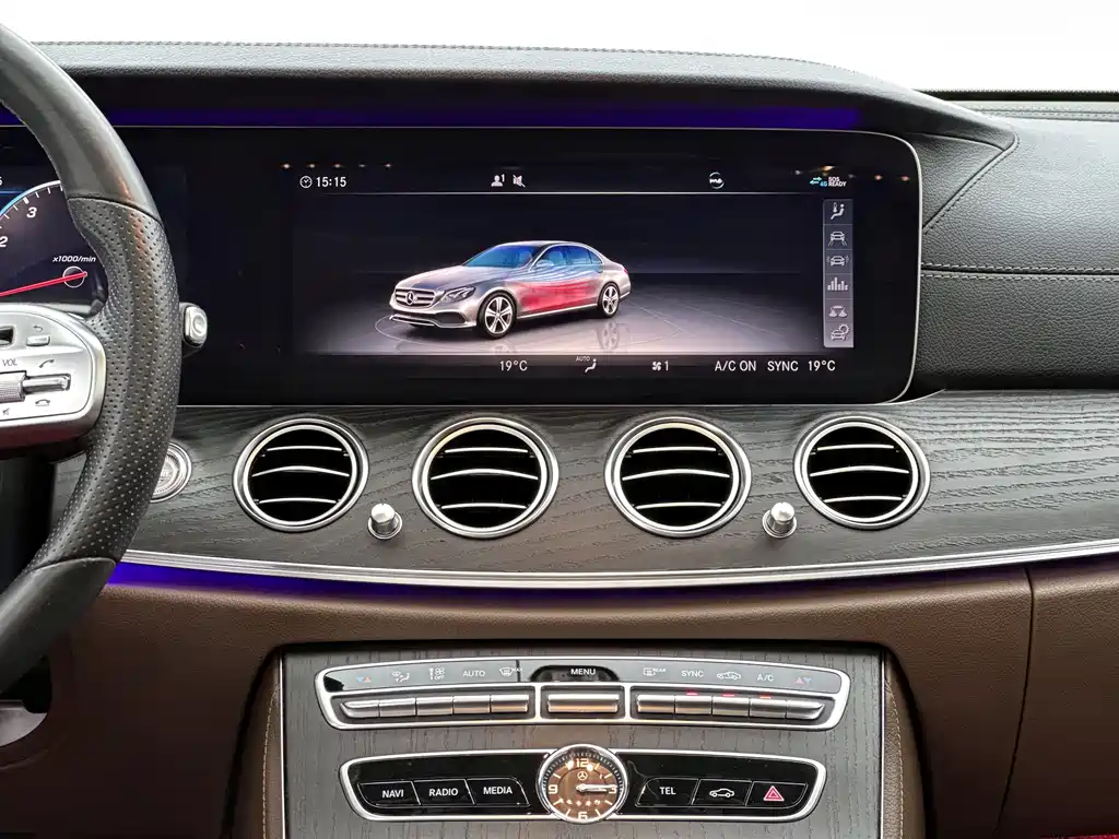Mercedes-Benz E-Class 2020 — фото 9
