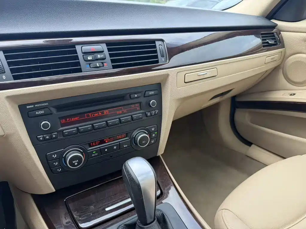 BMW 3 Series 2012 — фото 15