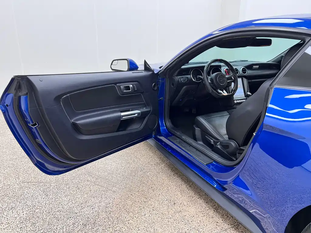 Ford Mustang 2020 — фото 12