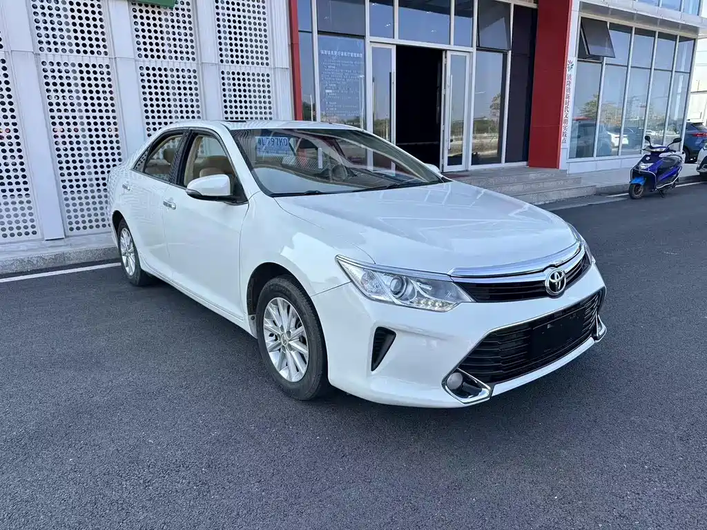 Toyota Camry 2016 — фото 22