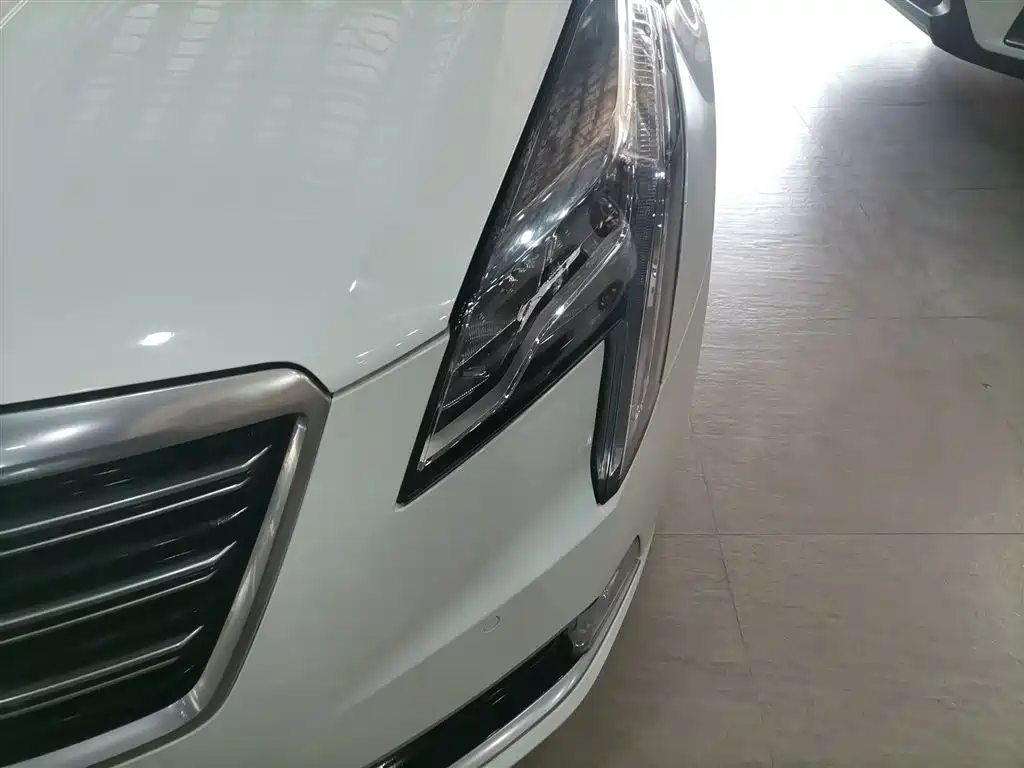 Cadillac XTS 2018 — фото 23