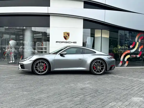 Porsche 911 2023