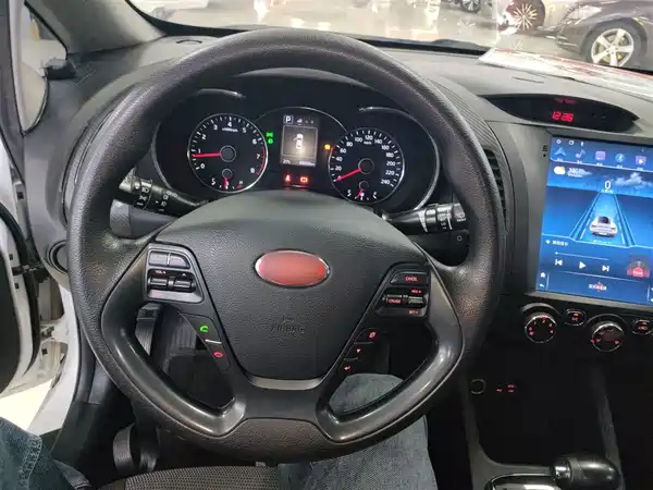 Kia K3 2016