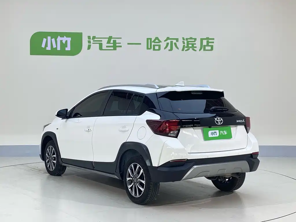 Toyota Yaris L 2022