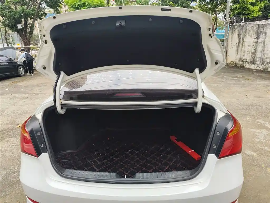 Hyundai Mistra 2014 — фото 19