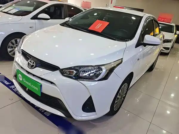 Toyota Yaris L 2023