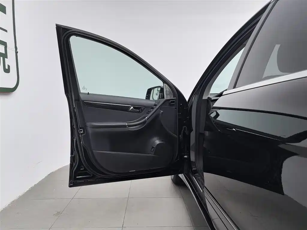 Mercedes-Benz R-Class 2018 — фото 8
