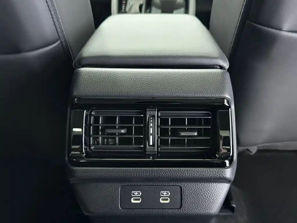 Honda Inspire 2025 — фото 16