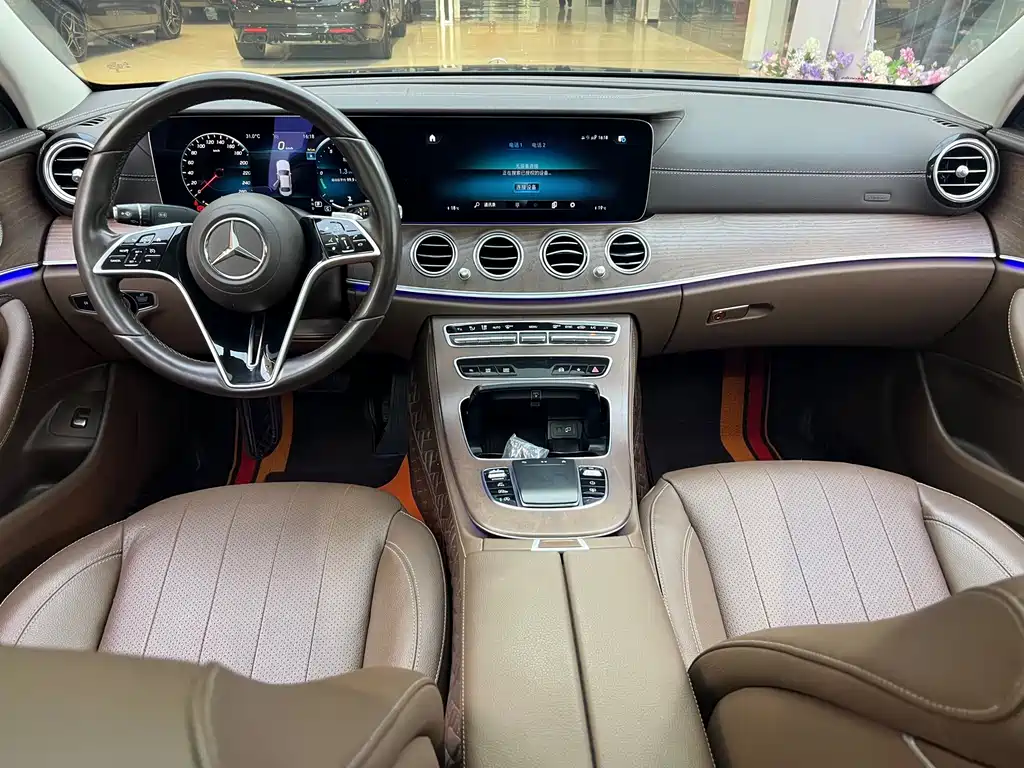 Mercedes-Benz E-Class 2023 — фото 10