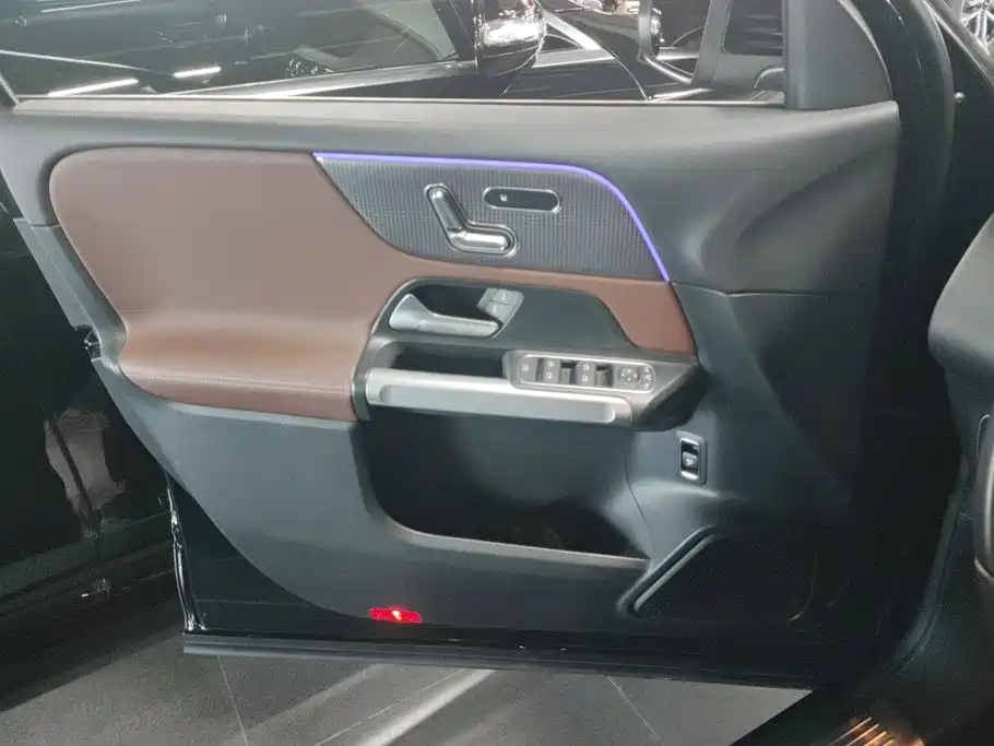 Mercedes-Benz GLB 2021