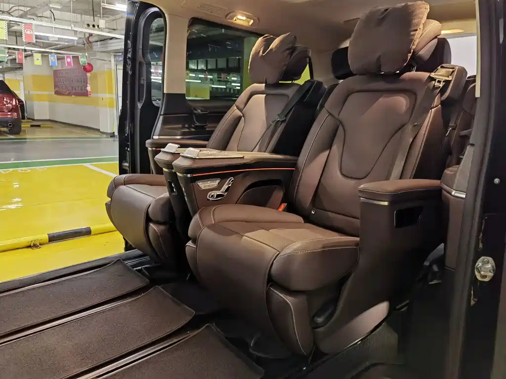 Mercedes-Benz V-Class 2025 — фото 19