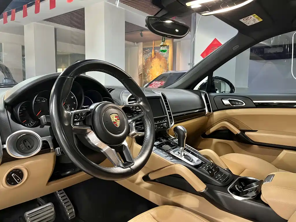 Porsche Cayenne 2015 — фото 11