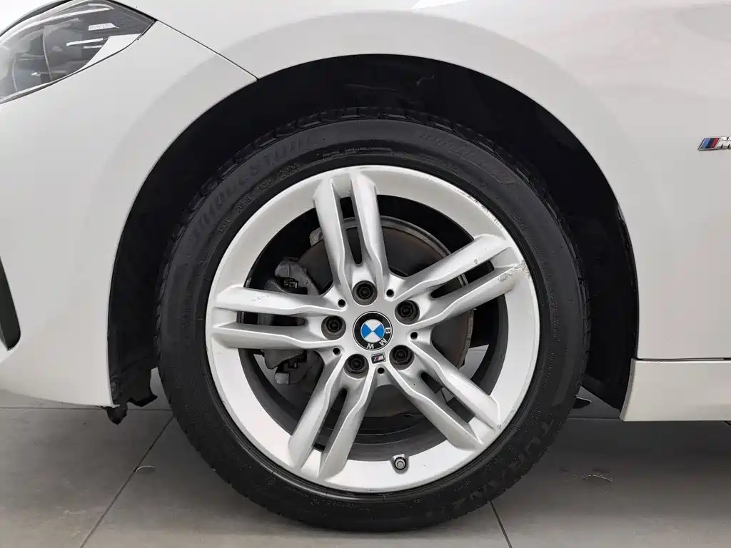 BMW 1 Series 2020 — фото 17