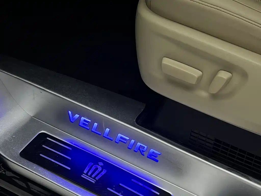 Toyota Vellfire 2020 — фото 13