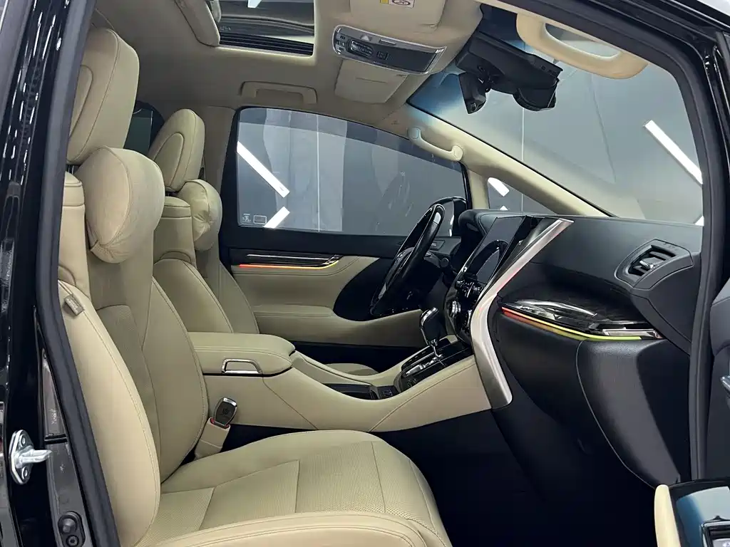 Toyota Vellfire 2020 — фото 34