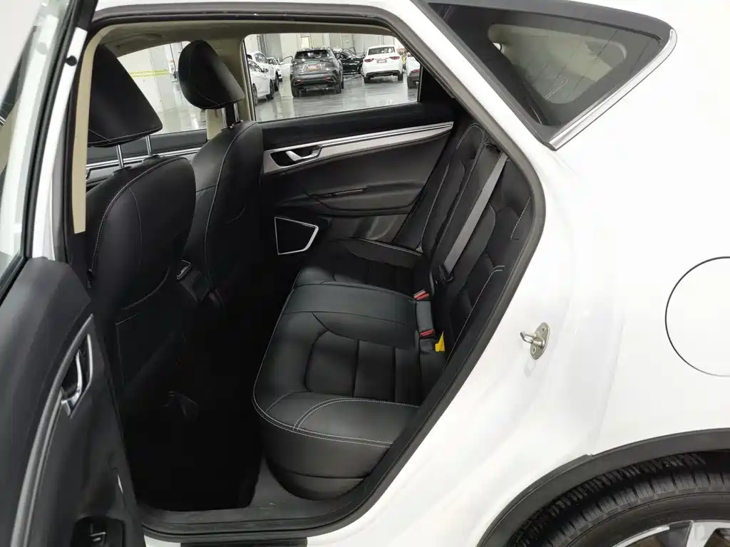 Geely Emgrand GS 2019 — фото 15