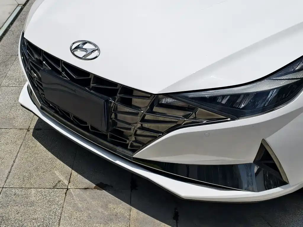 Hyundai Elantra 2021 — фото 11