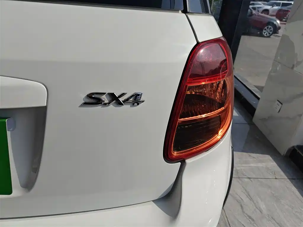 Suzuki SX4 2017 — фото 8