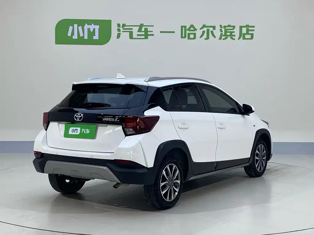 Toyota Yaris L 2022