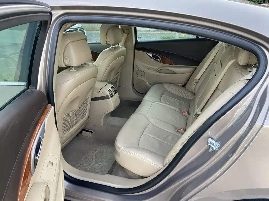 Buick LaCrosse 2010 — фото 9