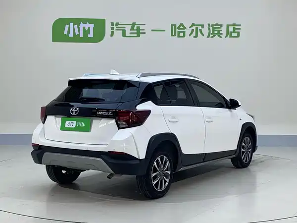 Toyota Yaris L 2022