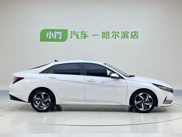 Hyundai Elantra 2023