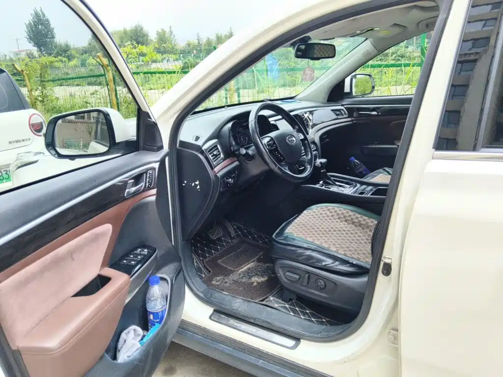 GAC Trumpchi GS8 2017 — фото 17