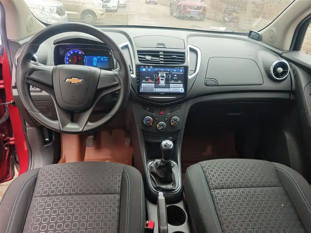 Chevrolet Trax 2015 — фото 8