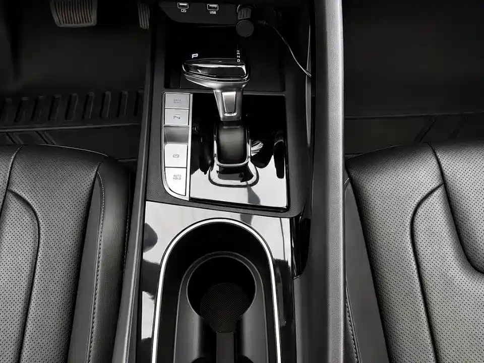 Hyundai Elantra 2022 — фото 19