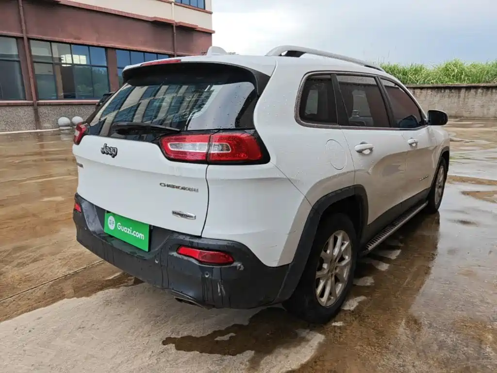 Jeep Cherokee 2017 — фото 7