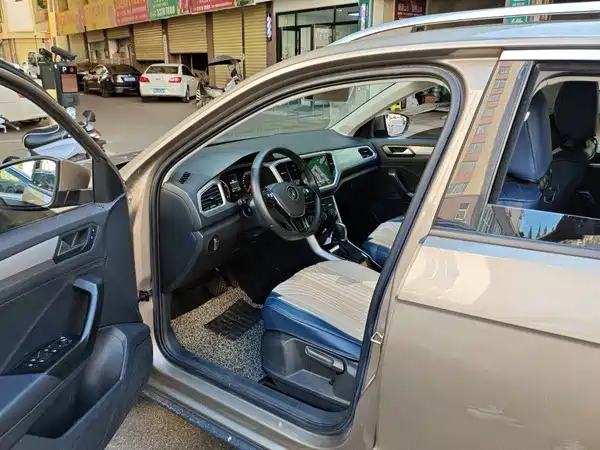 Volkswagen T-Roc 2021