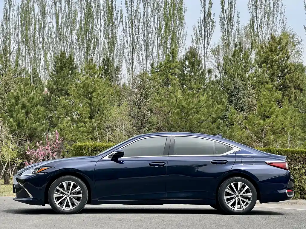 Lexus ES 2020 — фото 2