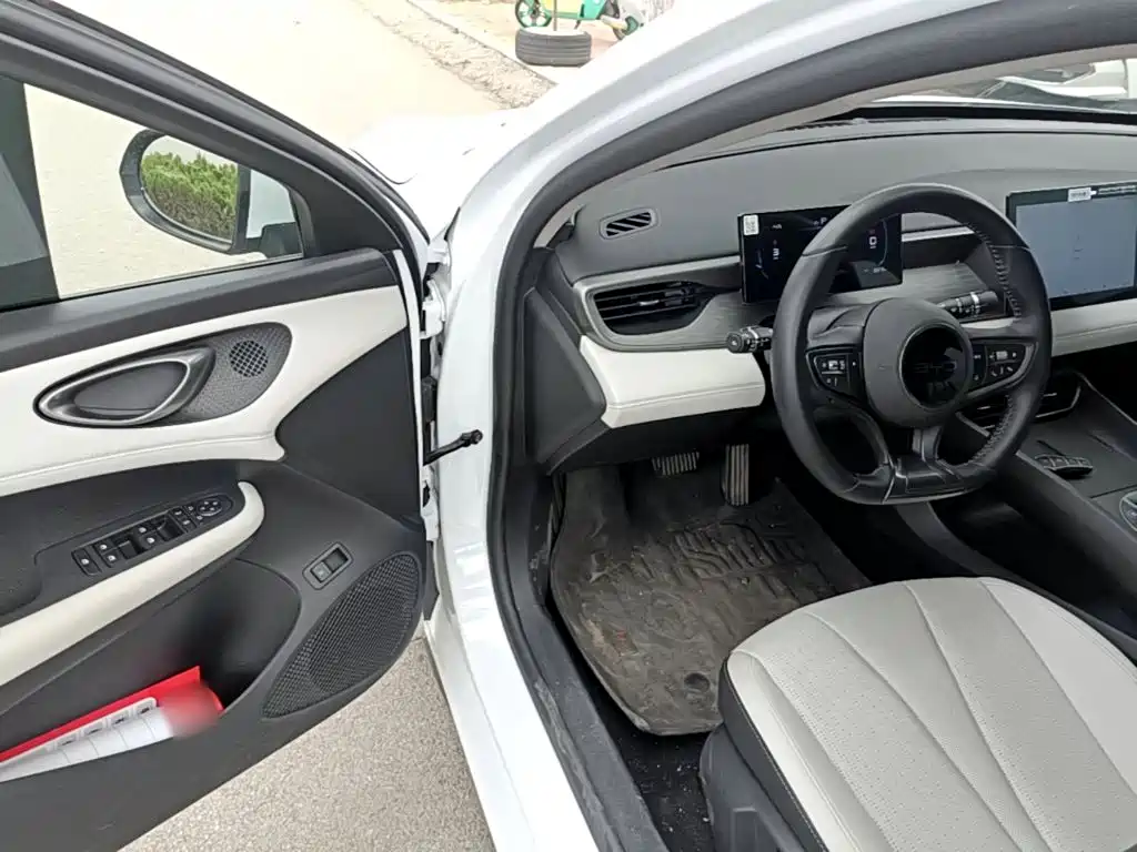 BYD Seal 05 DM-i 2025 — фото 16