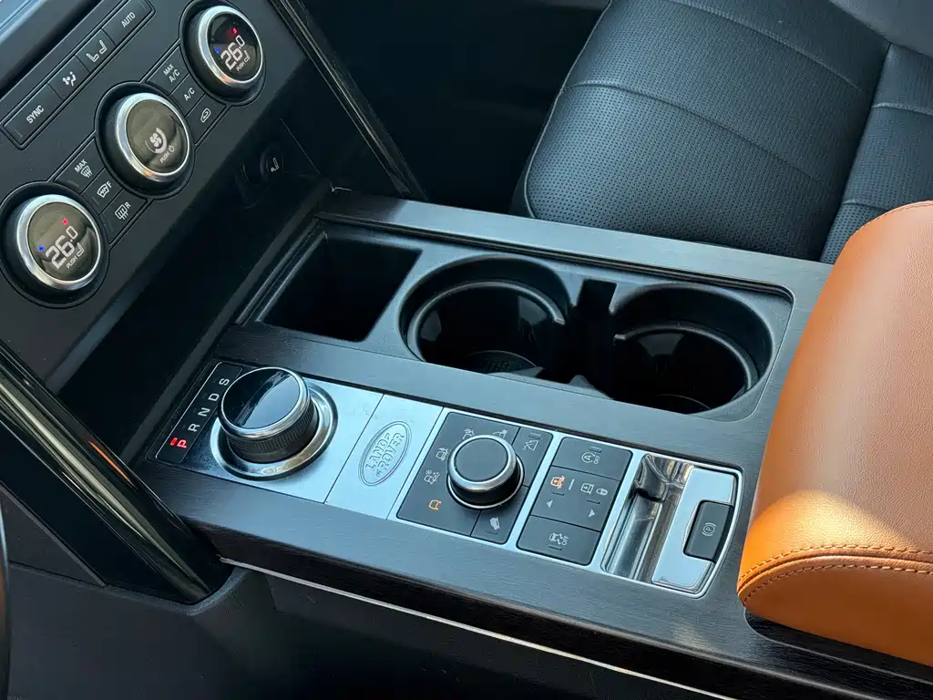 Land Rover Discovery 2019 — фото 15