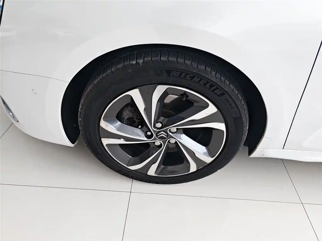 Citroen C6 2018 — фото 23