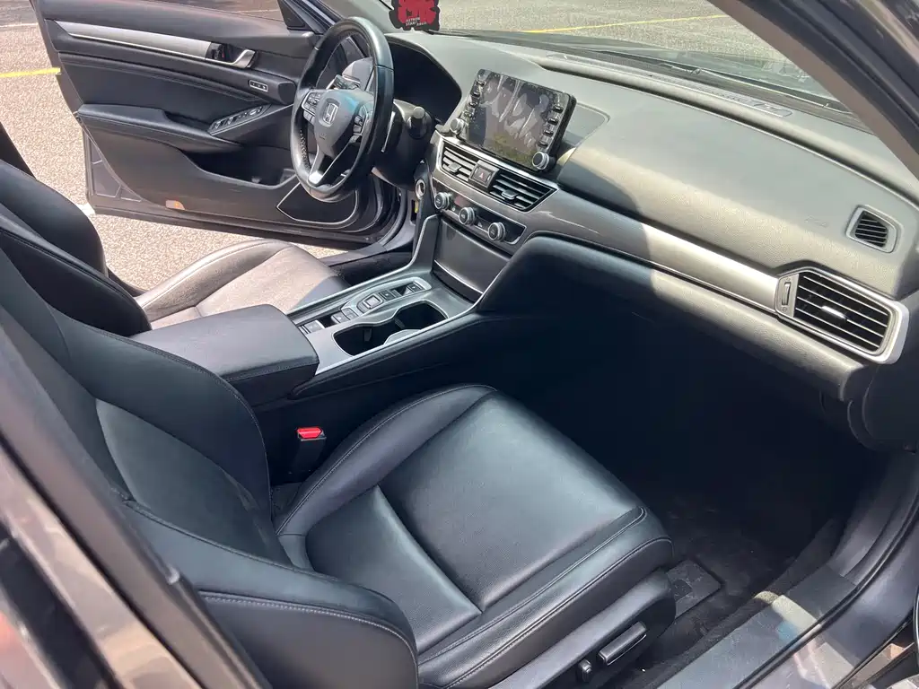 Honda Accord 2018 — фото 12